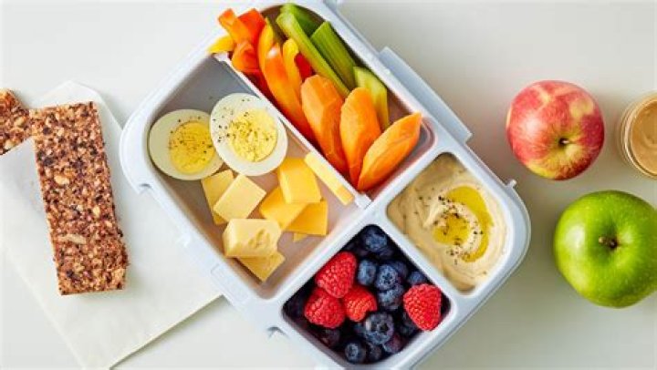 I Stopped Snacking For 2 Weeks & Here's What Happened